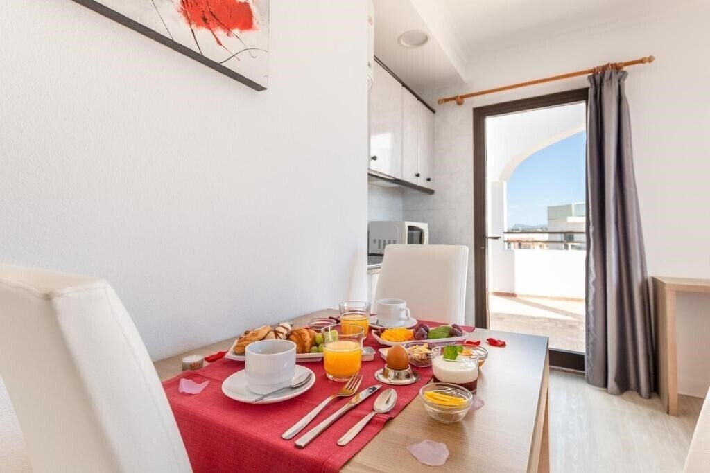 Картинка Apartments Midas 3*
