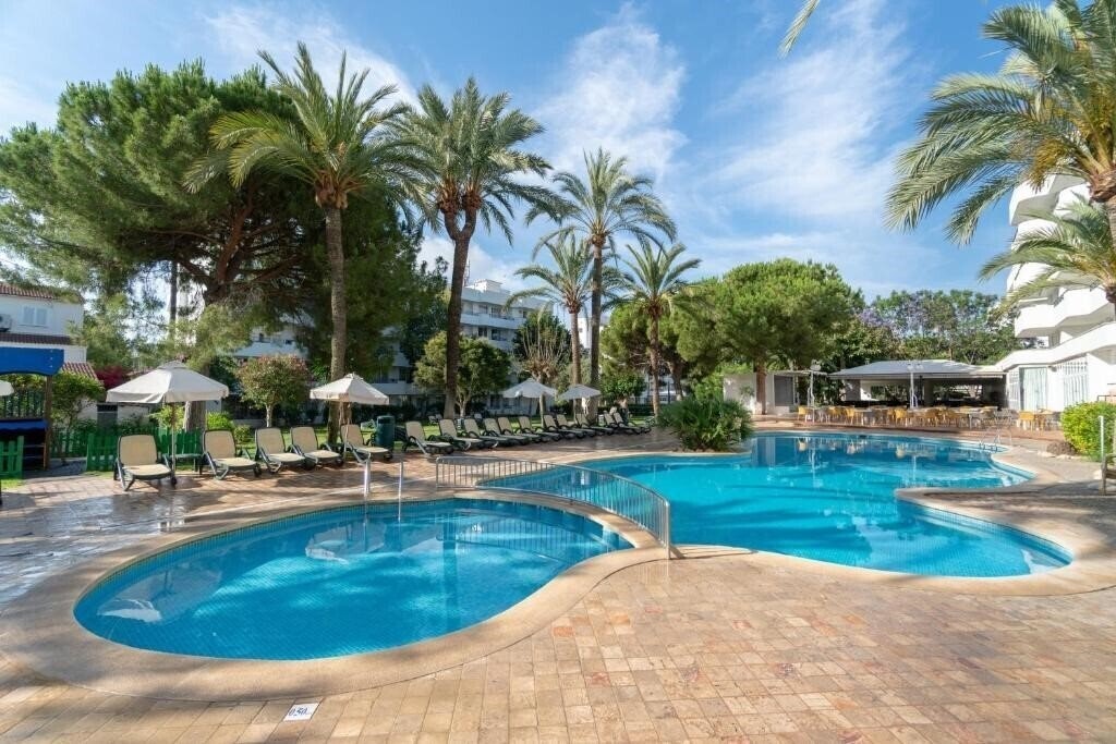 Отель Tropicana Hotel 4*