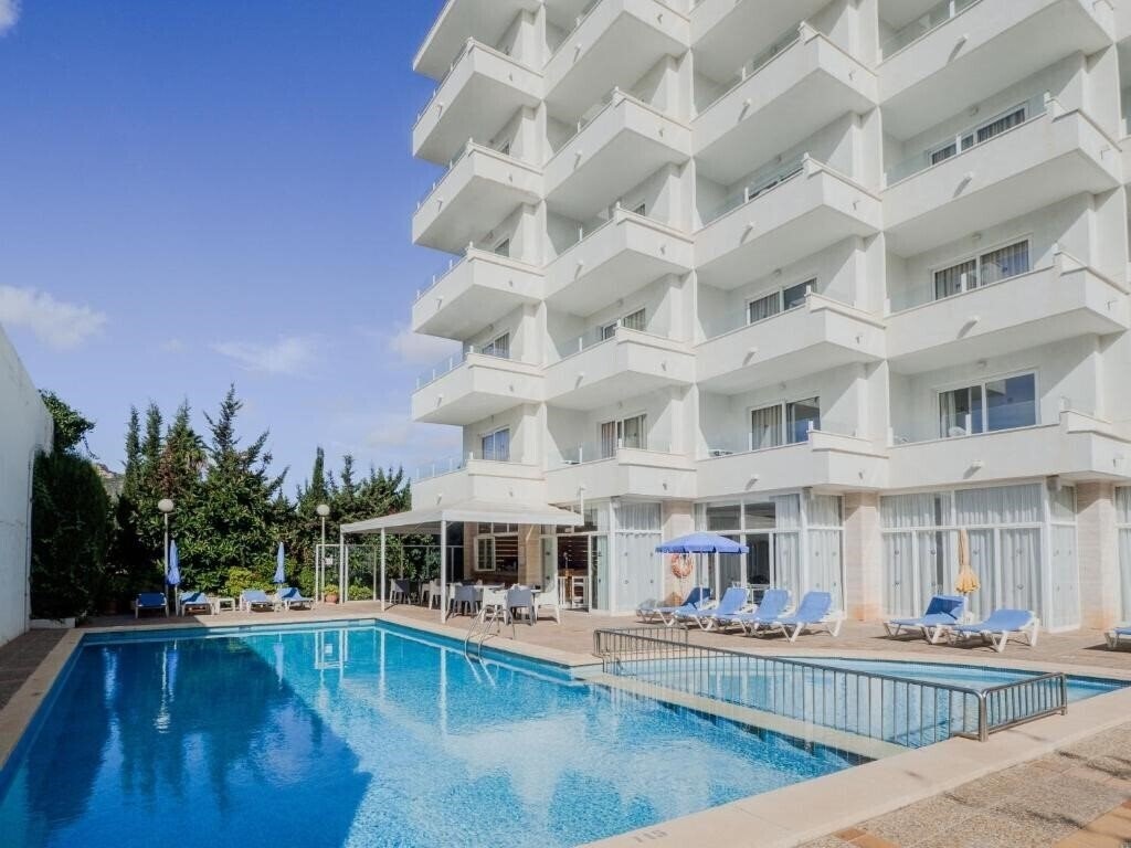 Отель Apartamentos La Santa Maria (ex. Apartments La Santa Maria) 3*