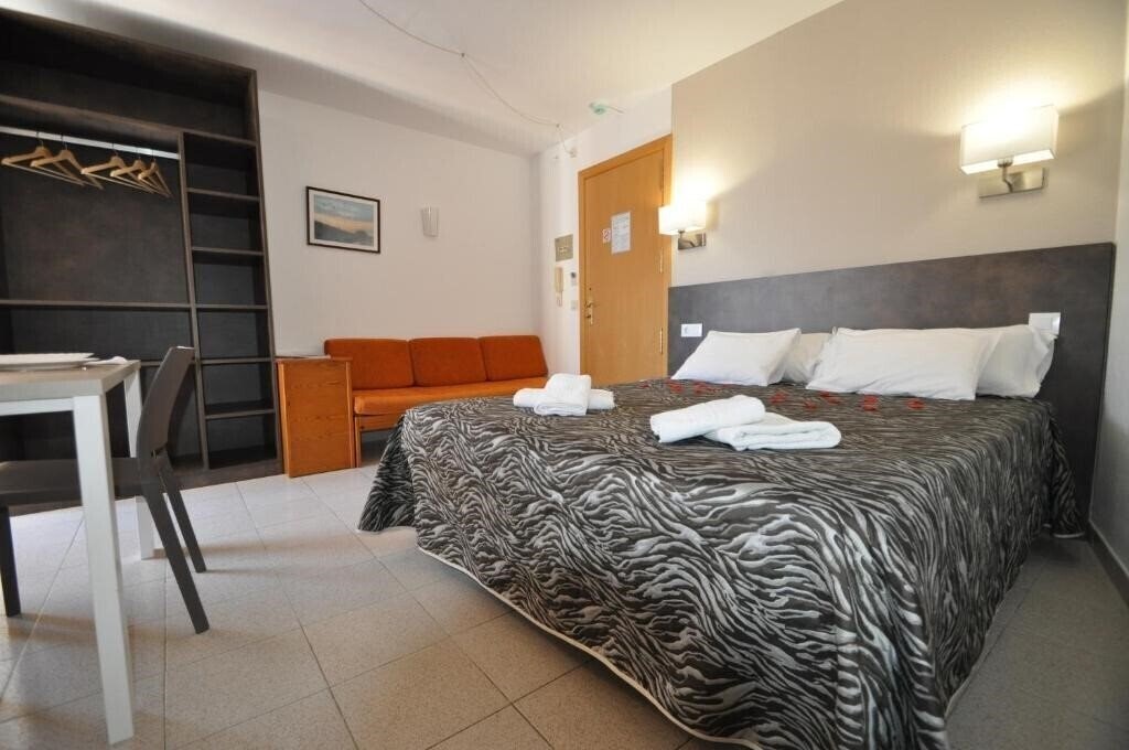 Фото Safari Aparthotel 2*