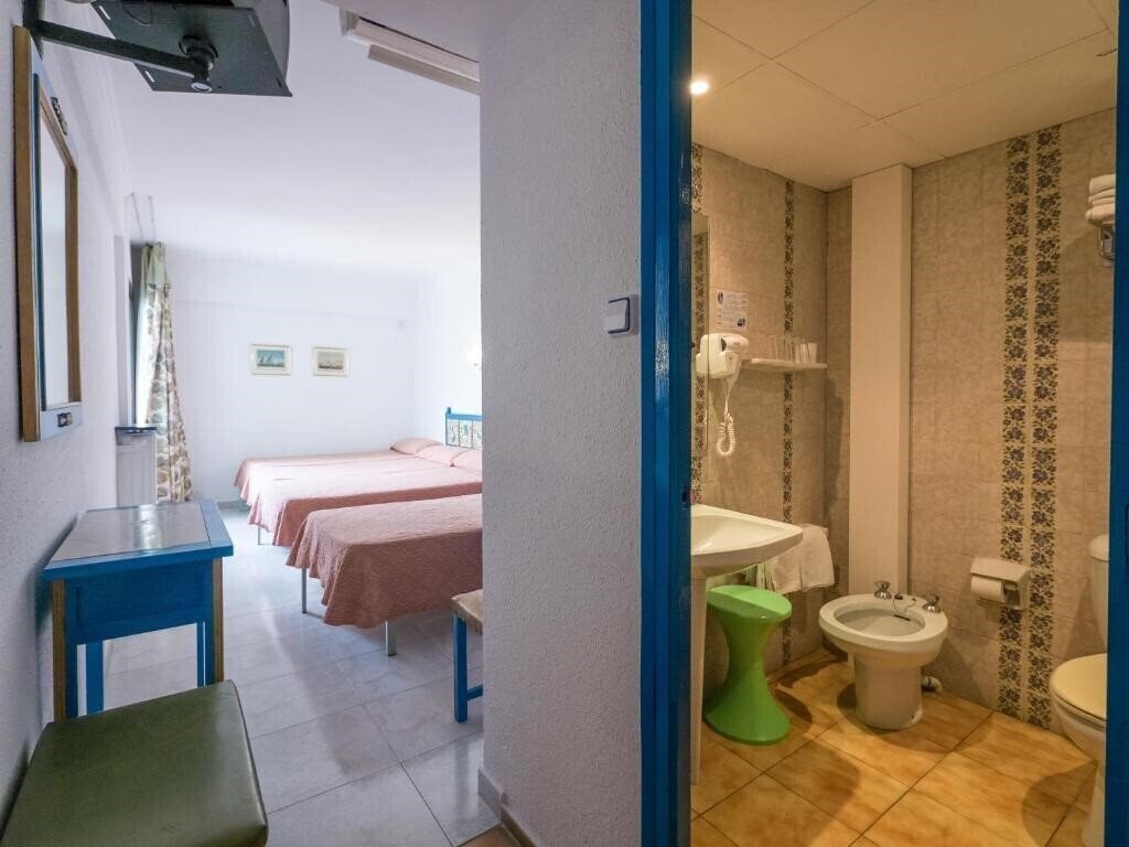 Фотография Hotel Checkin Garbi 3*