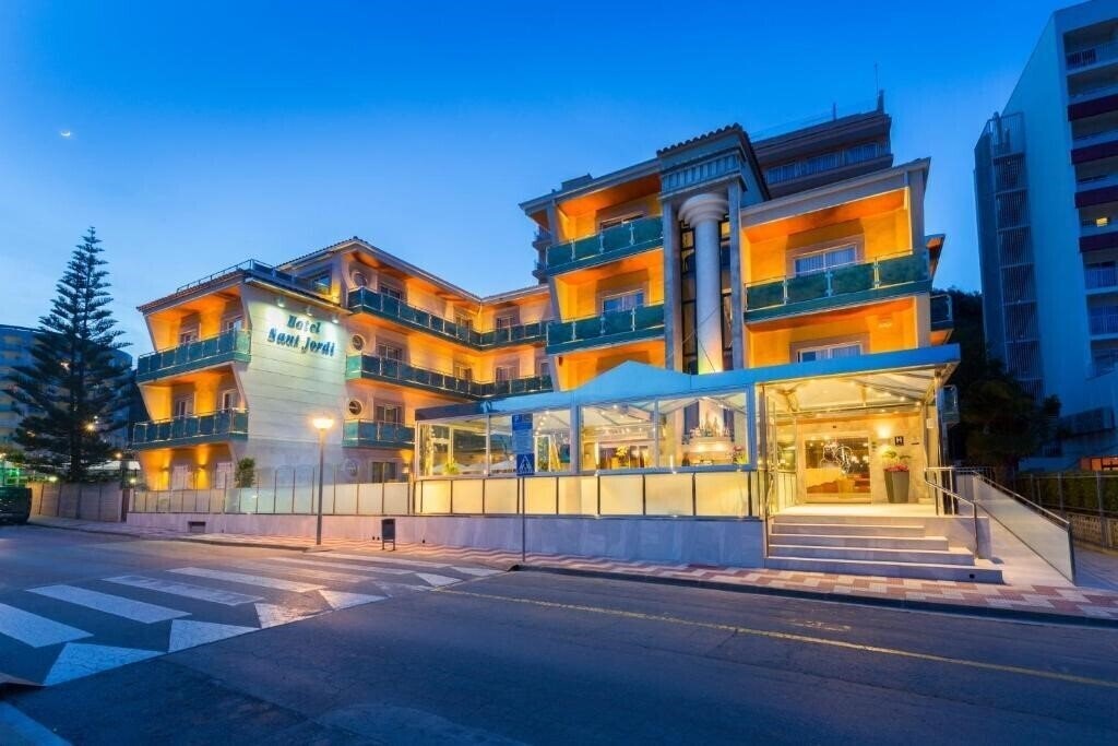 Отель Sant Jordi Boutique 5*