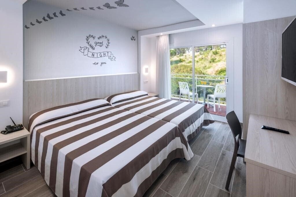 Фото Oasis Park Splash 4*