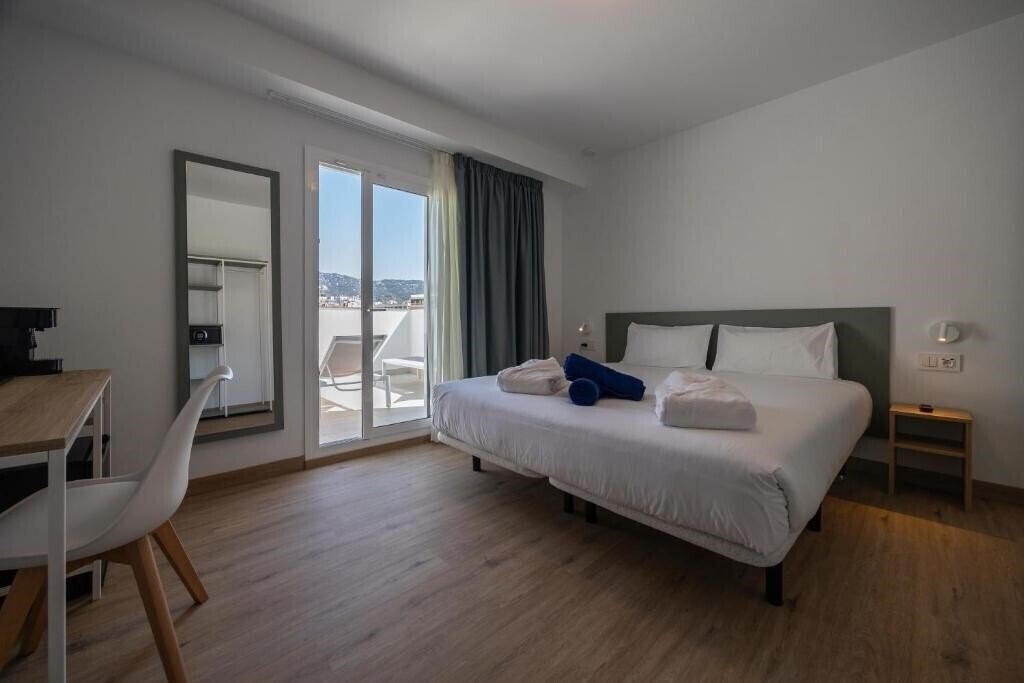 Готель Hotel Calella by Beatriz Hoteles 3*