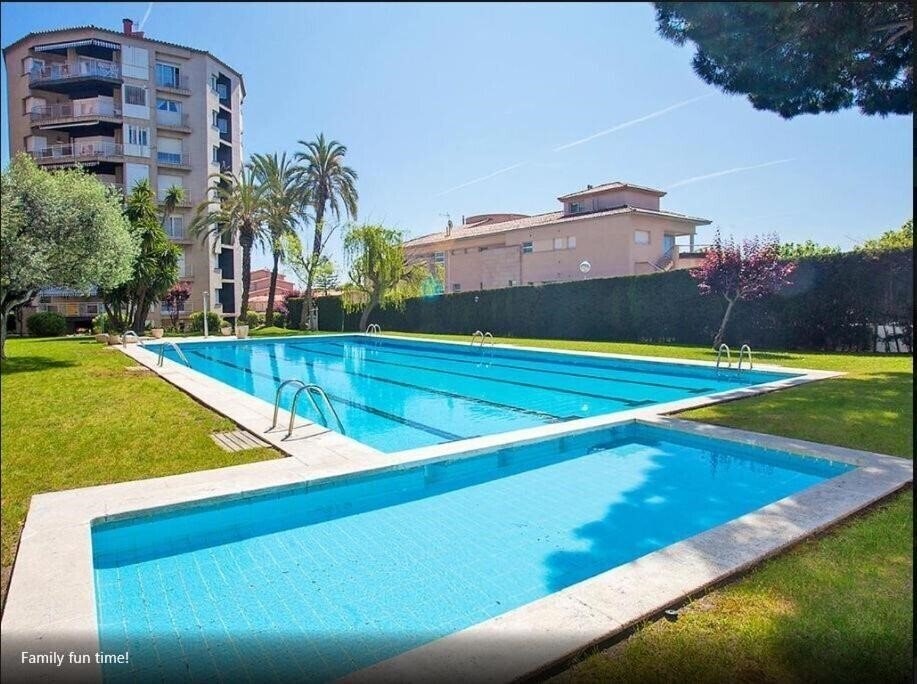 Готель The Hollidays Apartment 3*