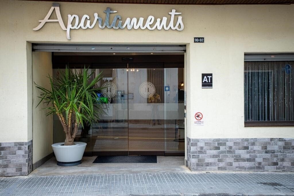 Отель Apartamentos Comfort Calella 3*