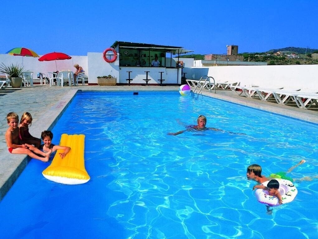 Готель Continental Calella 2*