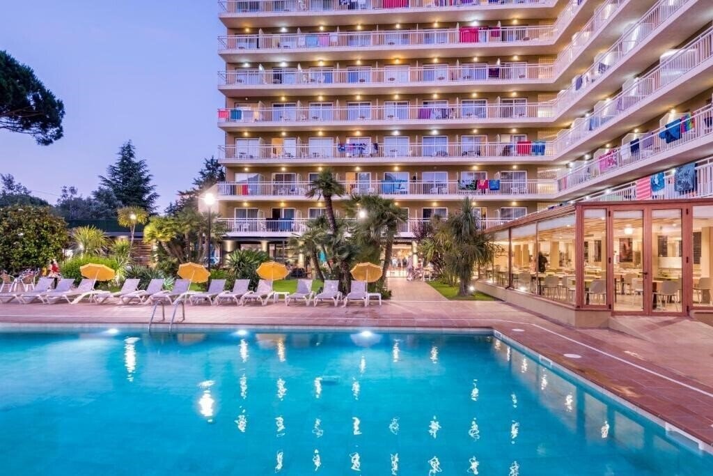 Отель President Calella 3*