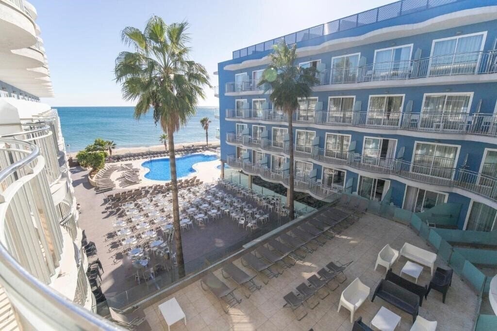 Фотографія Augustus Hotel 4*