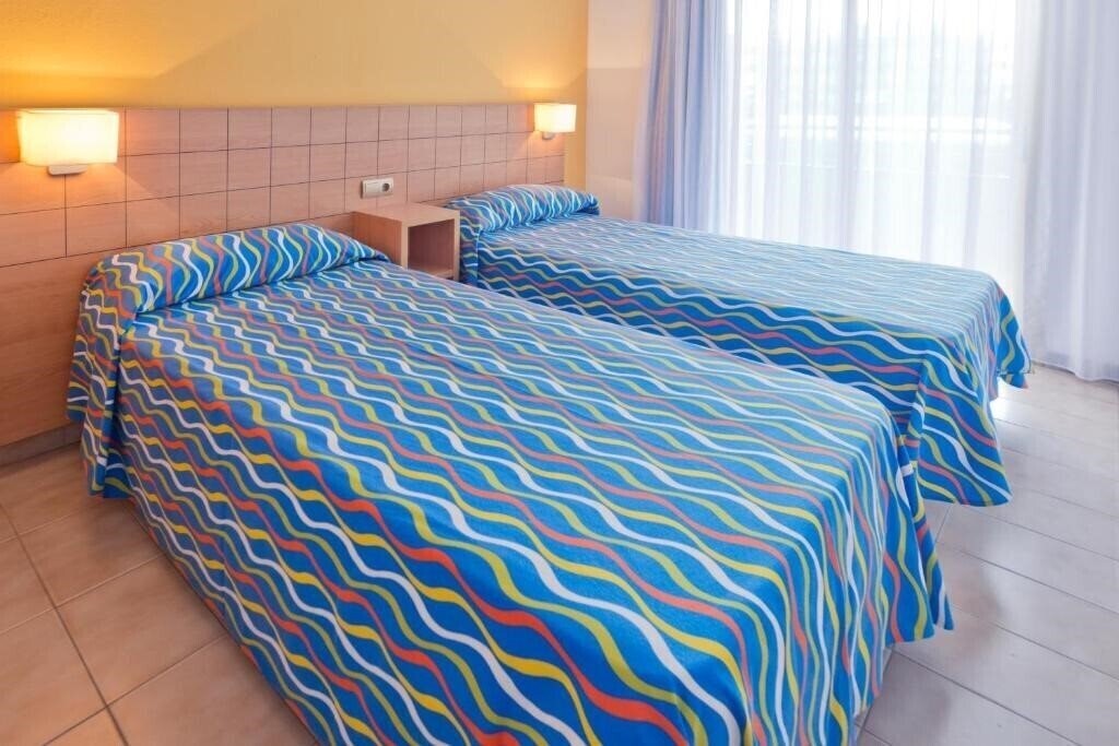 Фото Voramar Cambrils 4*