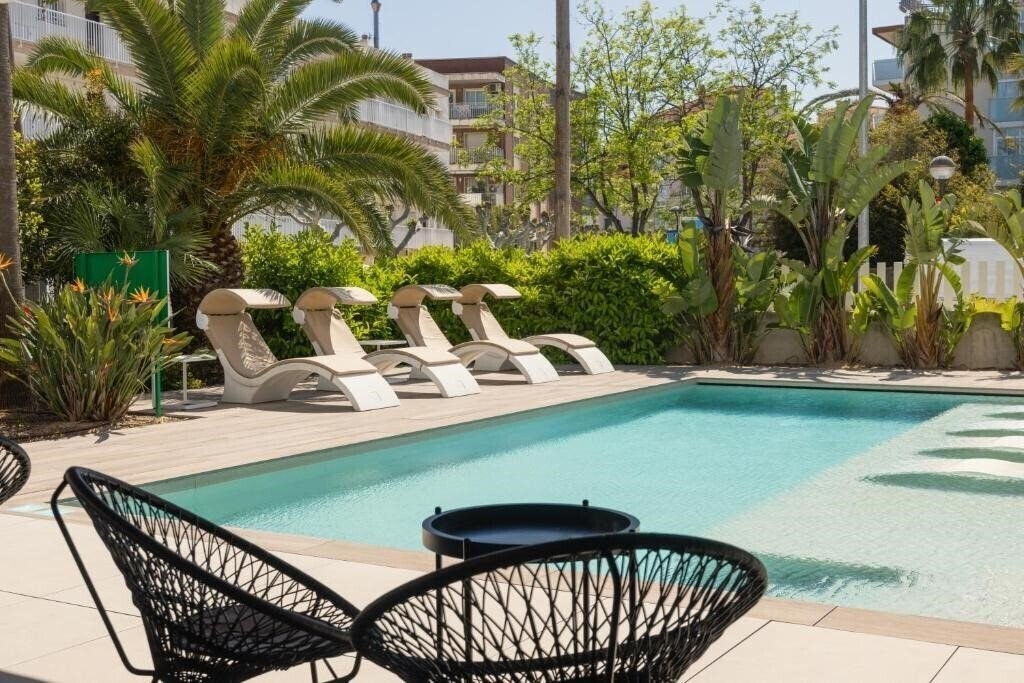 Картинка Instants Boutique Hotel - Adults Only 4*