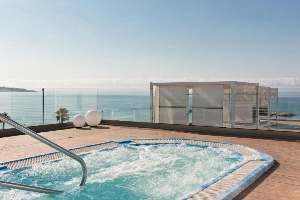 Готель Best Maritim 4*