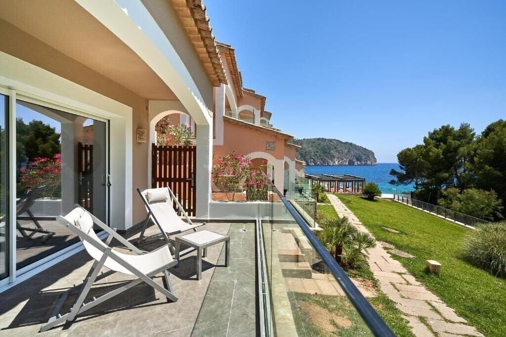 Картинка Aparthotel Bahia Suites Camp De Mar 4*