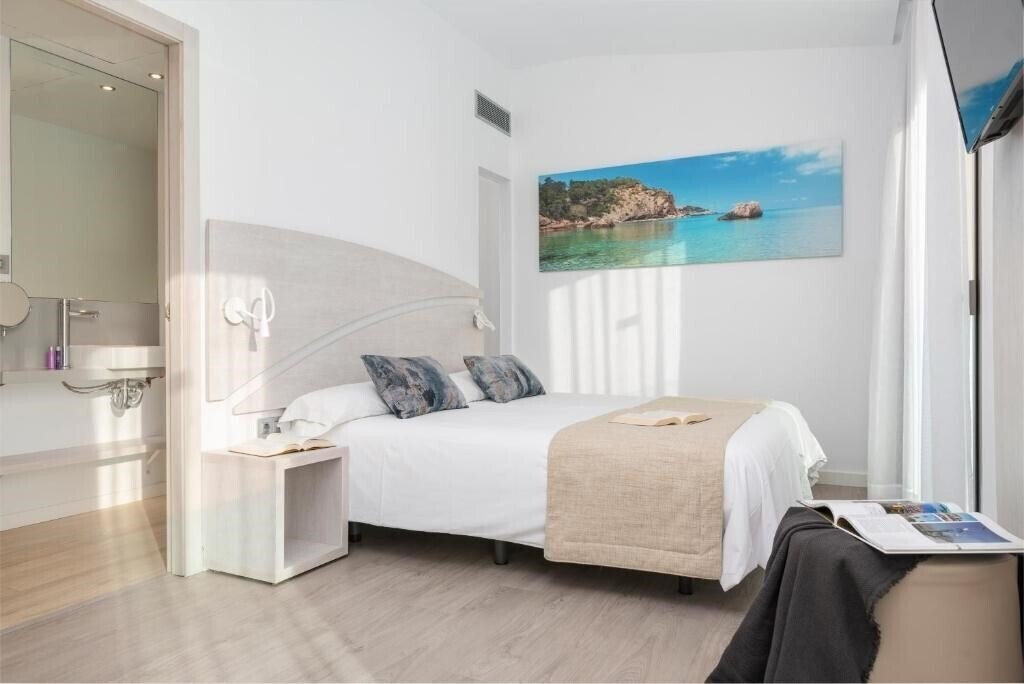 Фотографія Llaut Boutique 4*