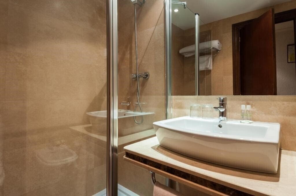 Фотографія Hotel Alcantara 3*