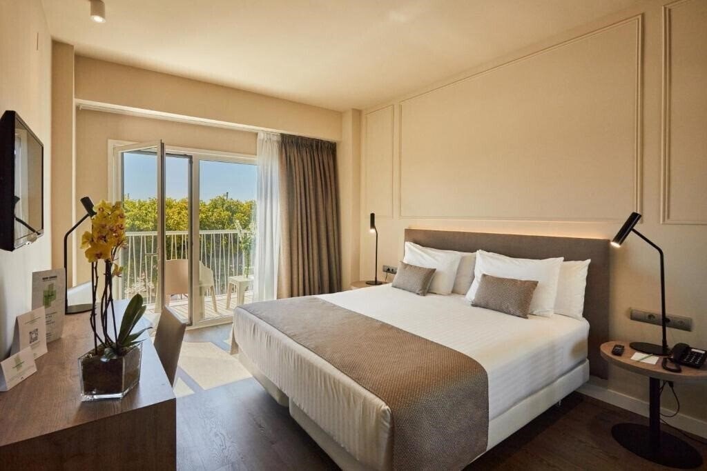 Отель Nh Castellon Turcosa 3*