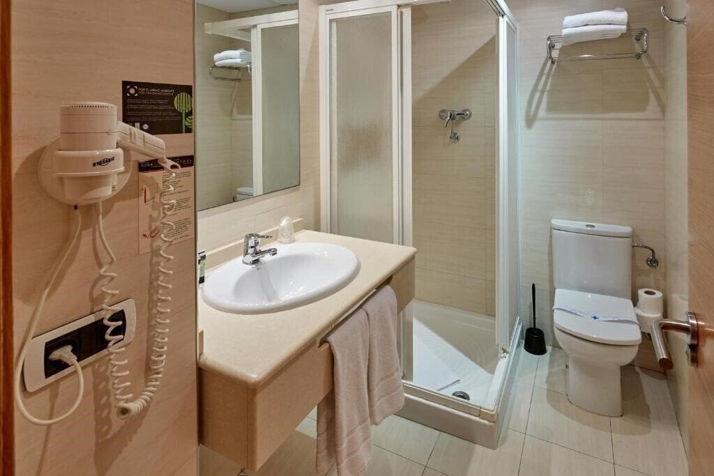 Изображение Hotel Dona Lola Castellon 2*