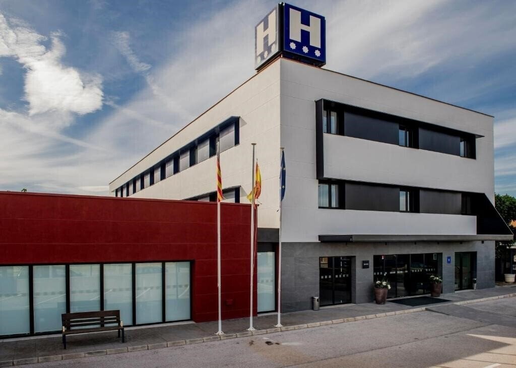 Фото Sercotel Plana Onda (ex. Hotel Onda Castellon, Holiday Inn Express Onda Provincia de Castellon) 3*