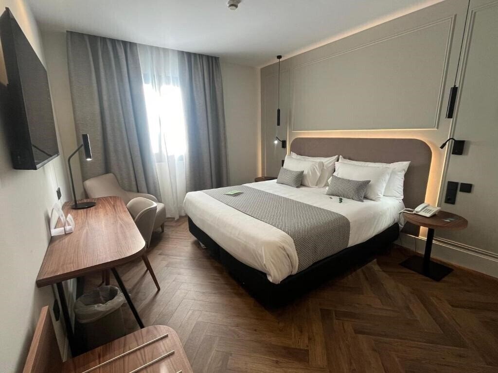Отель Silken Rona Dalba 3*