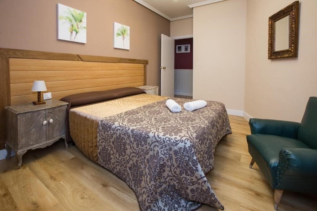 Отель Apartamentos Avila 3*