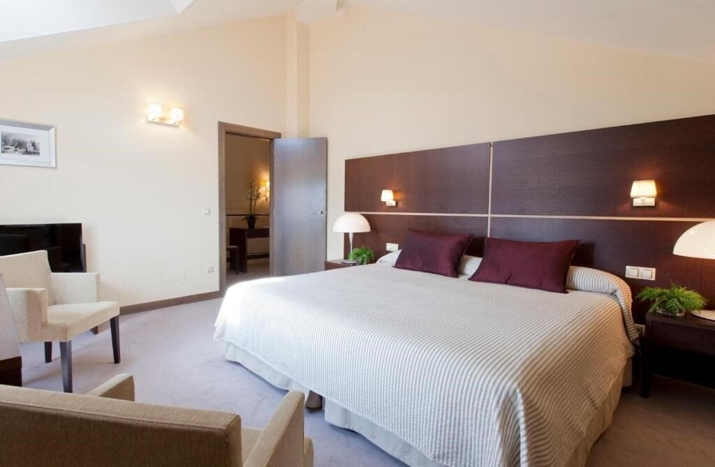 Фотографія Rice Palacio De Los Blasones (ex. Velada Burgos) 4*