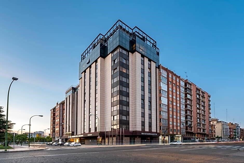 Готель Crisol Puerta de Burgos (ex. Hotel Puerta de Burgos, Zenit Puerta de Burgos) 4*