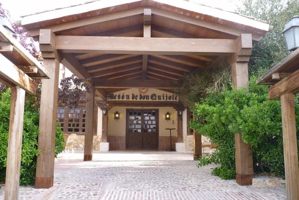 Отель Meson de Don Quijote 3*
