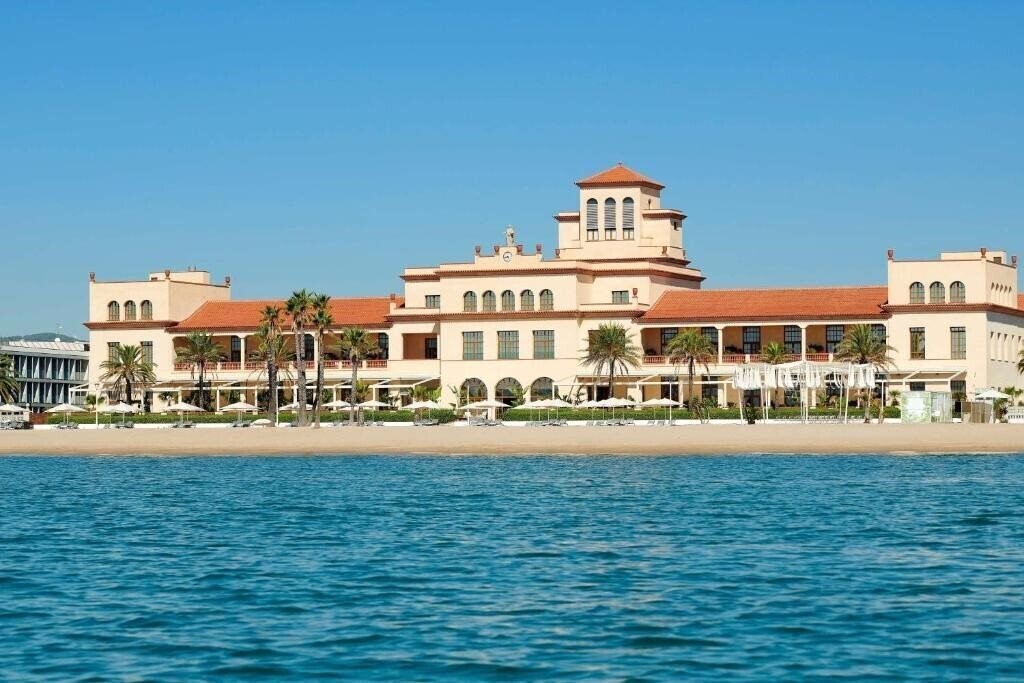 Отель Le Meridien Ra Beach Hotel & SPA 5*