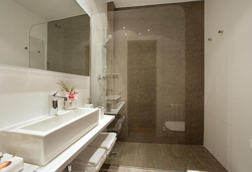 Фотография Habitat Apartments Tessa 4*