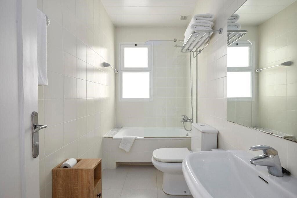 Фотография Fisa Rentals Aribau Apartments 3*