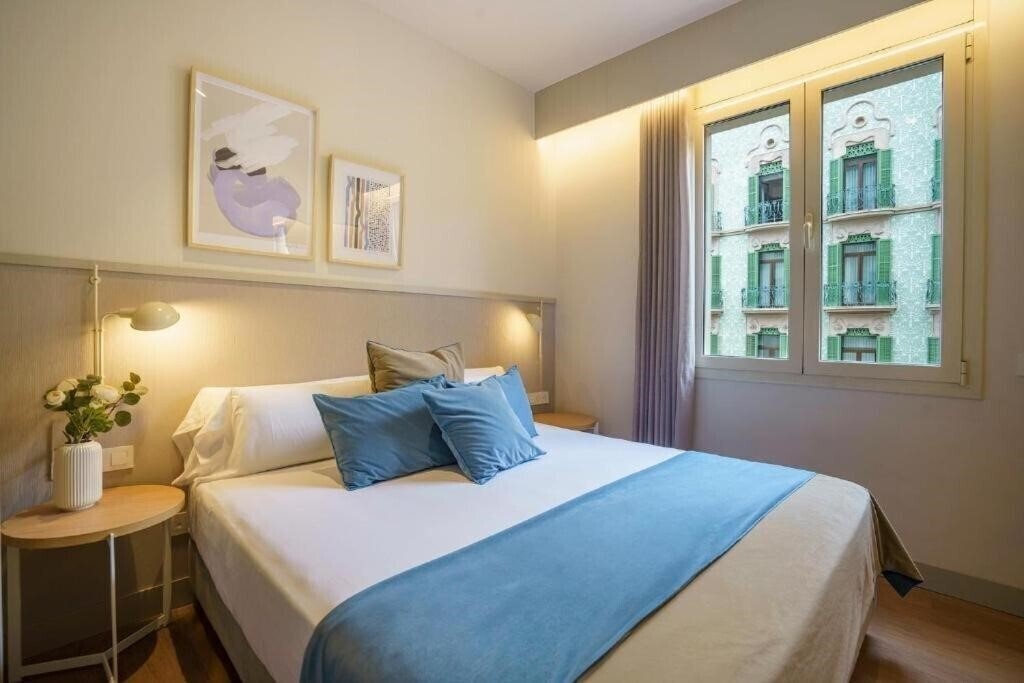 Фото Fisa Rentals Ramblas Apartments 3*
