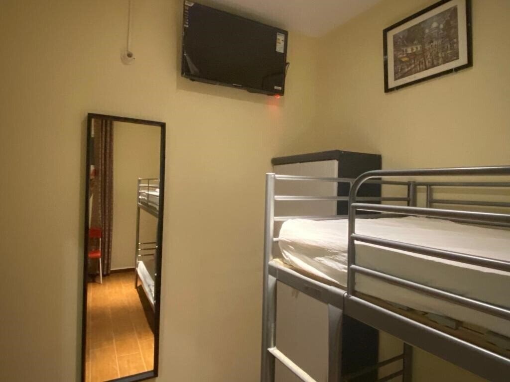 Фотографія Hostal Granvia 628 3*