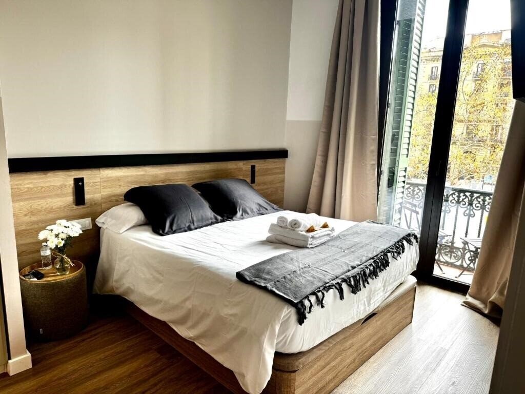 Готель Hostalin Barcelona Gran Via 3*