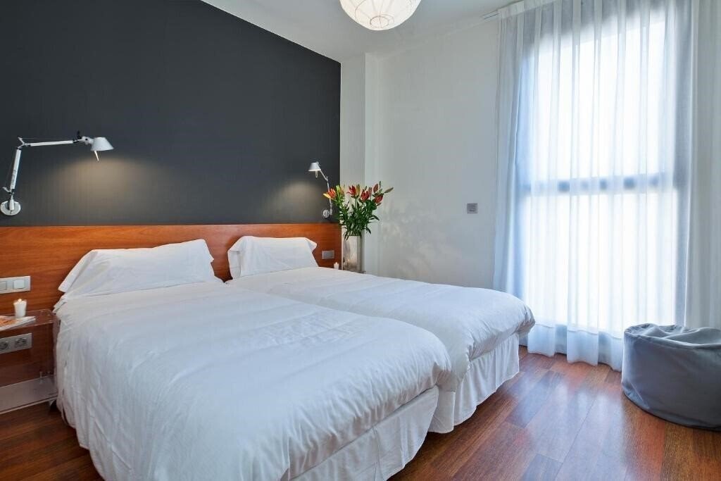 Фото Inside Barcelona Apartments Mercat 3*