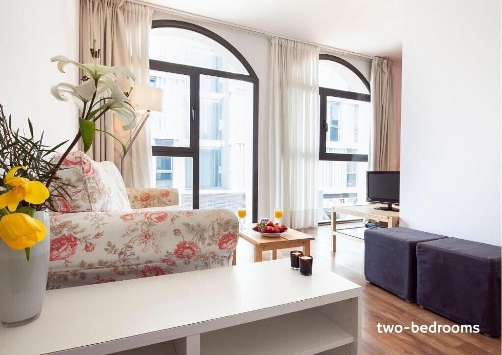 Картинка Inside Apartments Sants 3*