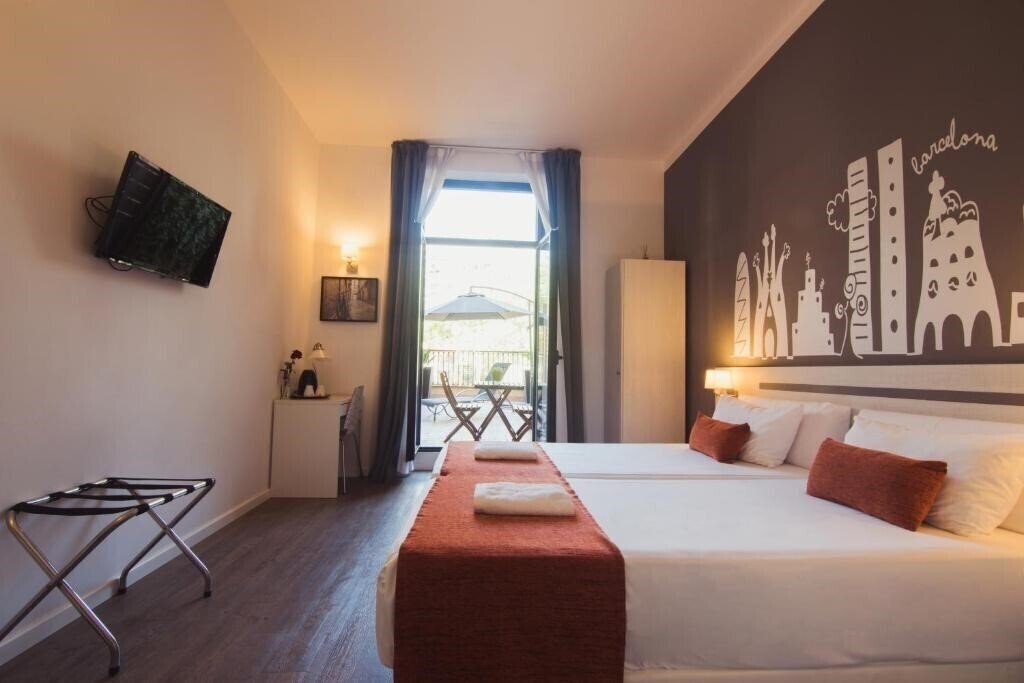 Фото Live Barcelona Hostal 3*