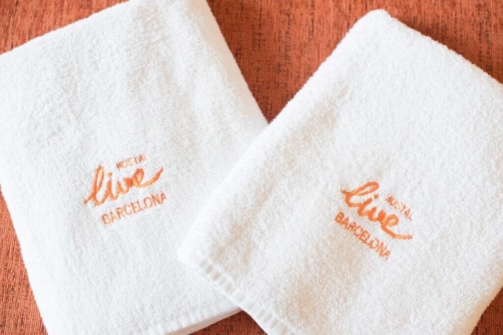 Фотографія Live Barcelona Hostal 3*