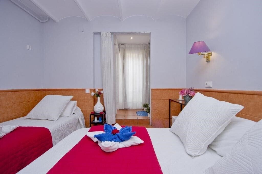 Картинка Barcelona City Rooms 2*