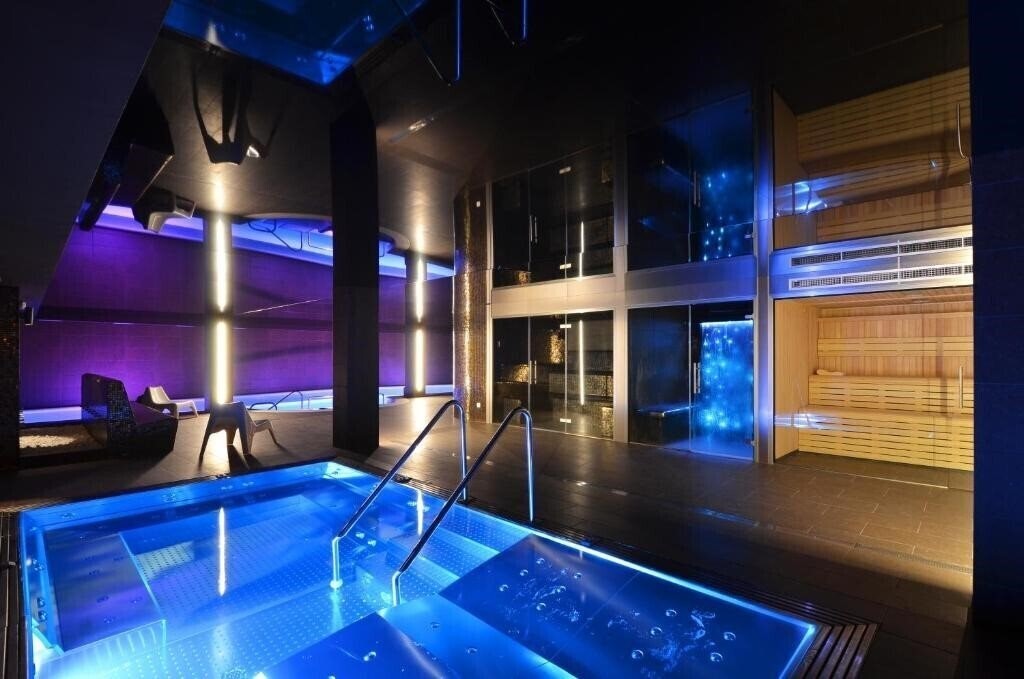 Готель Acevi Val D'Aran 4*