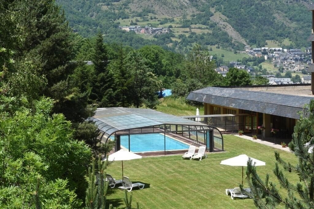 Готель RVHotels Tuca 4*