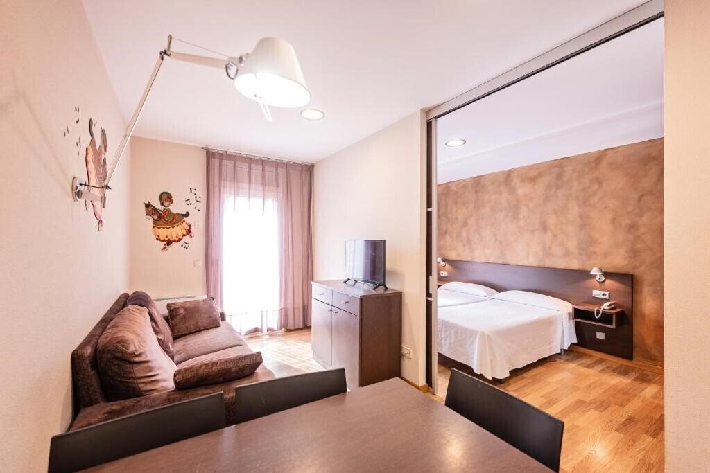 Фото Hotel La Perla D’Olot 3*