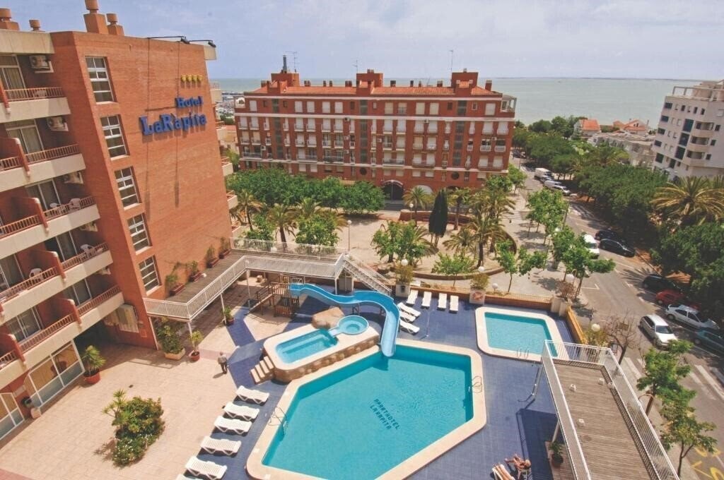 Готель La Rapita 3*