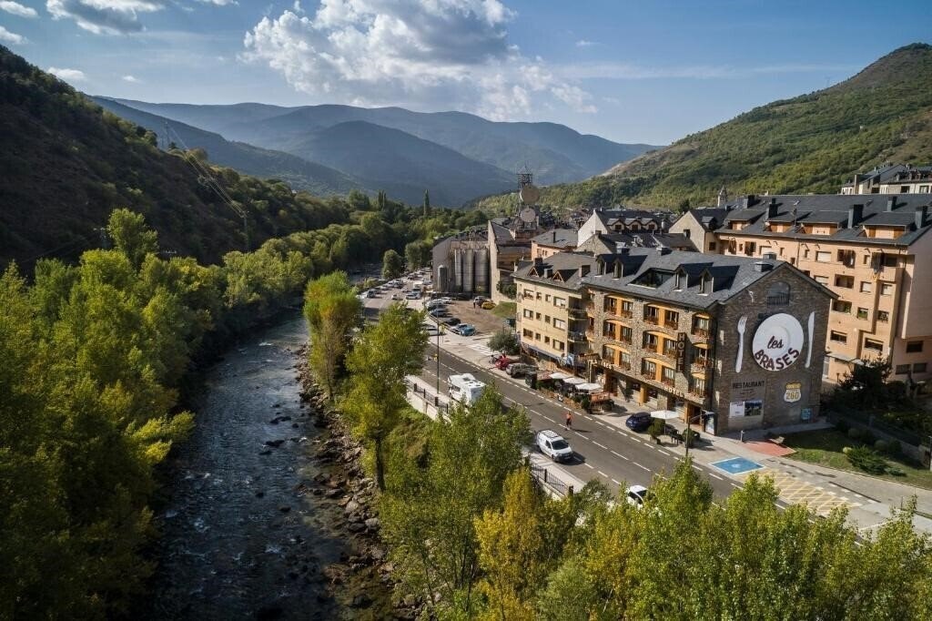 Отель Hotel Les Brases 3*