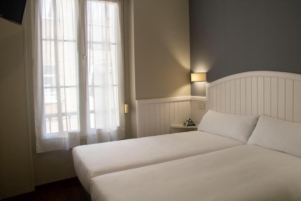 Отель Alda Miramar Rooms 2*