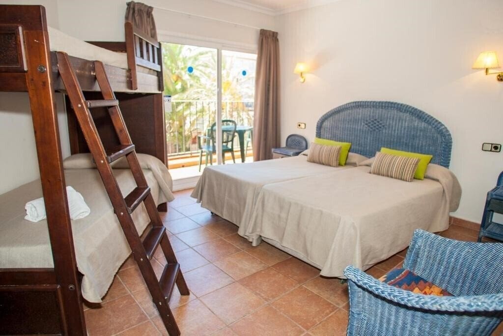 Фото Coma-Ruga Platja 3*