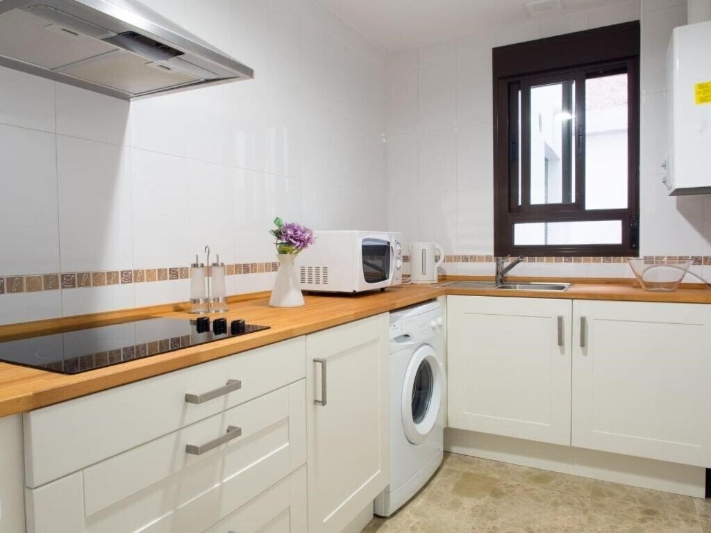 Фотография Apartamentos Turísticos Duque de Hornachuelos 2*