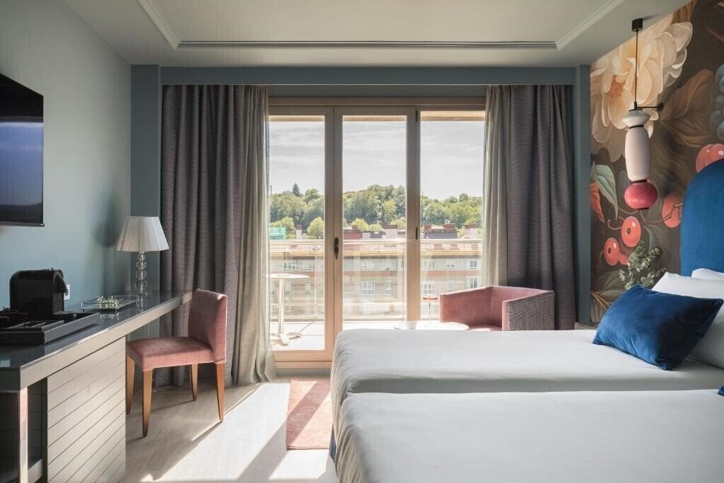Фото Hotel Antik San Sebastian 4*