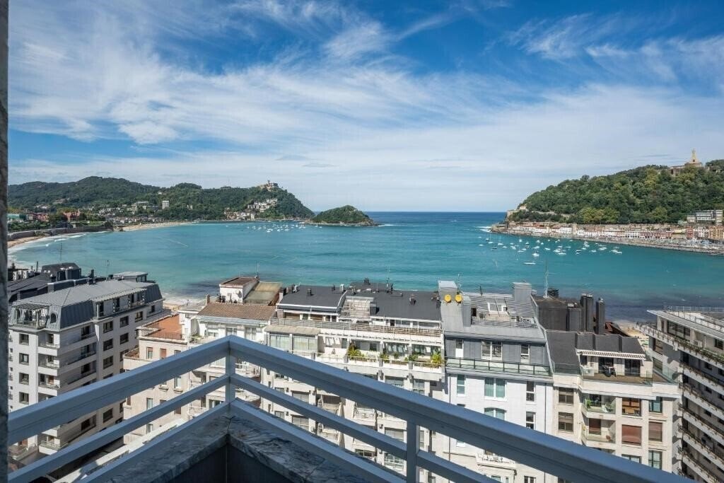 Отель Hotel San Sebastian Orly Affiliated By Melia 4*