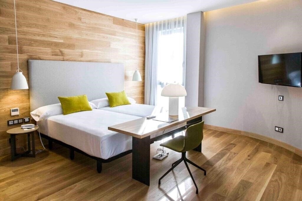 Готель Zenit San Sebastian 4*