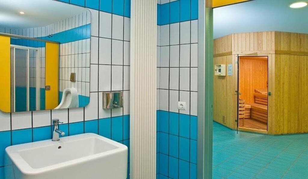 Отель Rh Royal 4*